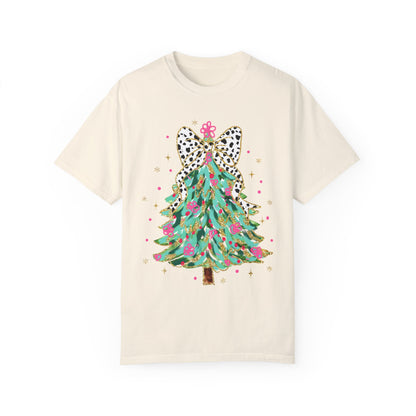 Christmas tree tee with bow in cream