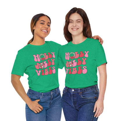 Holly Jolly Vibes T-Shirt – Pink Retro Christmas Tee, Festive Vintage Design