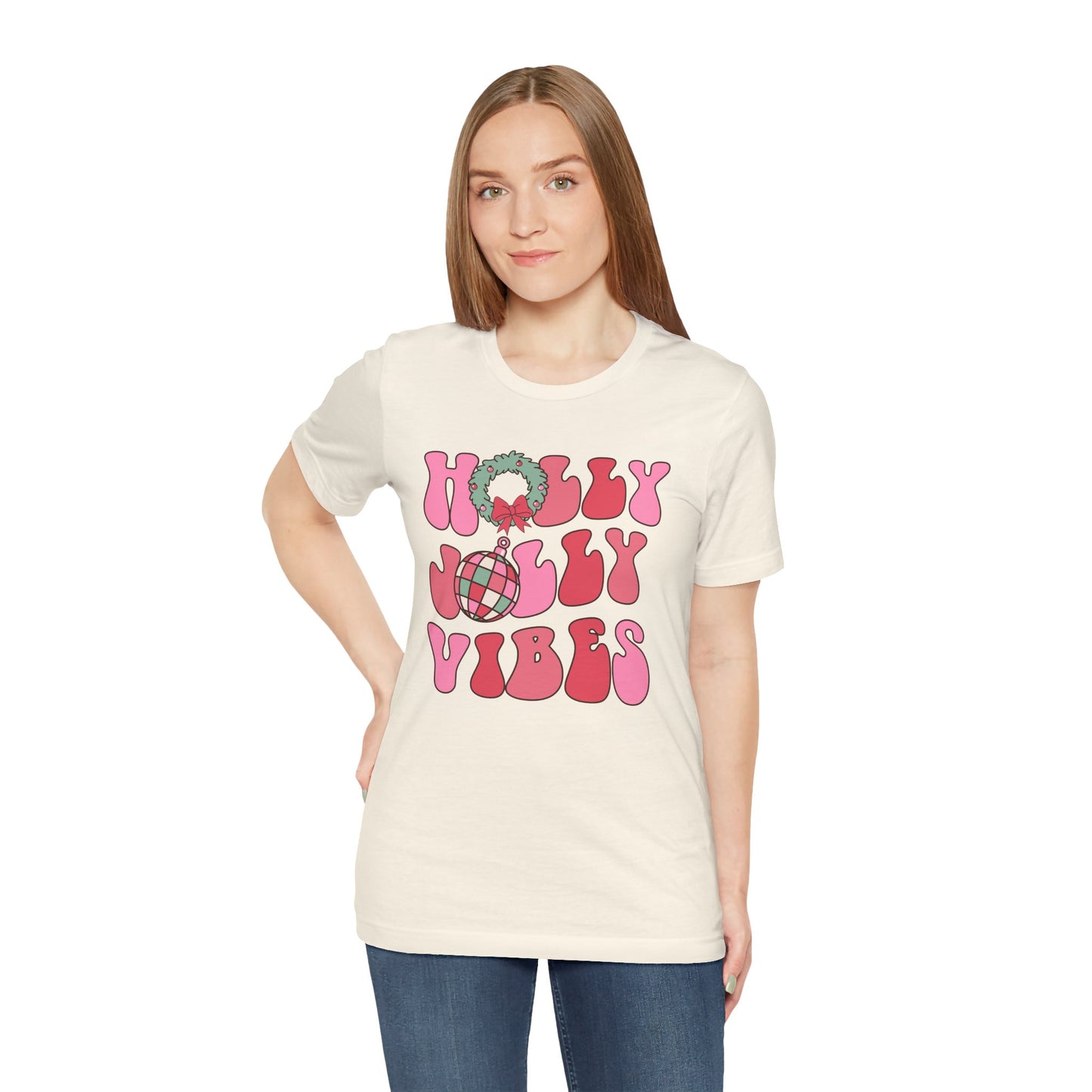 Holly Jolly Vibes T-Shirt – Pink Retro Christmas Tee, Festive Vintage Design